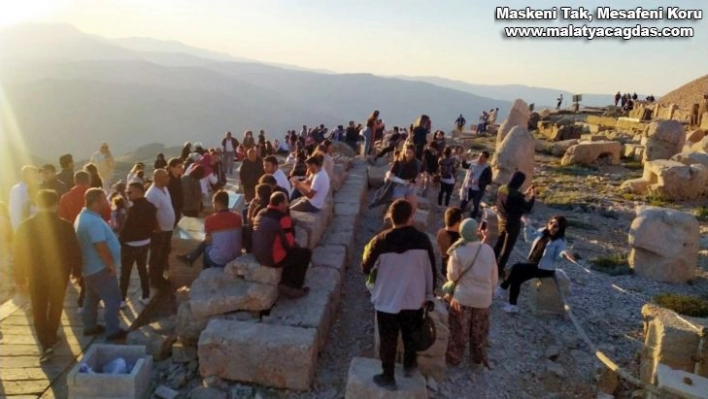 Nemrut Dağı'na turist akını