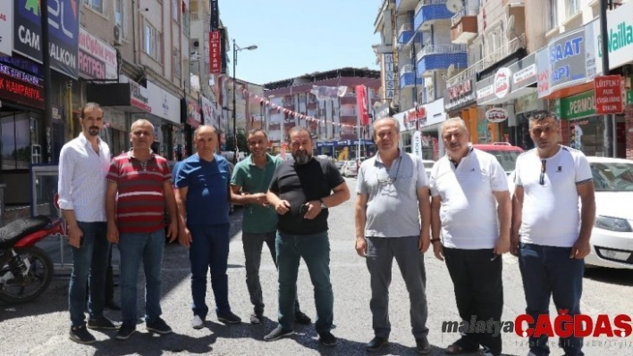 Niyazi Mısri caddesi esnafından Pazar tepkisi