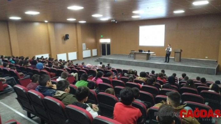 Öğretmen ve öğrencilere seminer