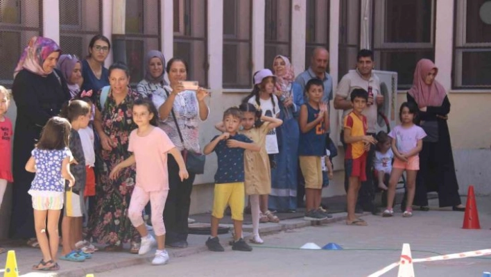 Okula yeni başlayan çocuklarda 'okul fobisi'ne dikkat