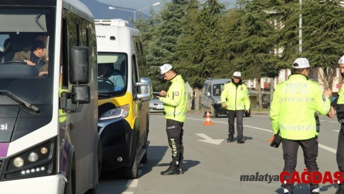 Ordu'da trafik kurallarına uymayan sürücülere ceza yağdı