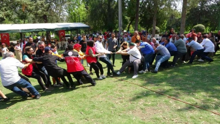 Osmaniye'de koruyucu aileler ve çocukları doyasıya eğlendi