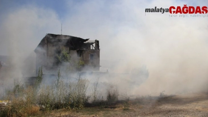 Ot yangını korkuttu