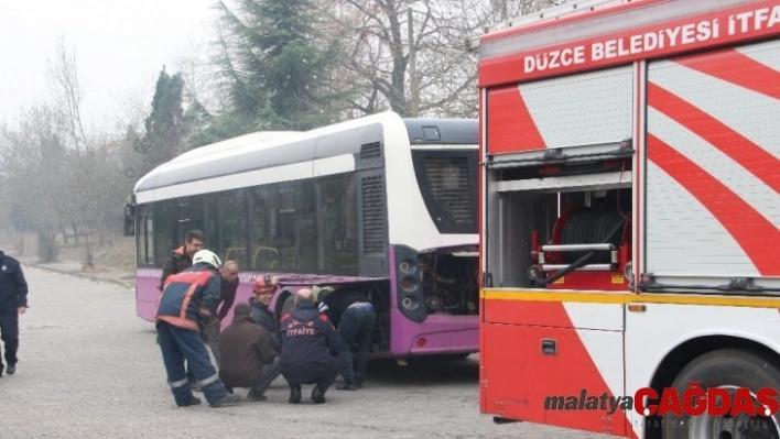 Otobüsü yanmaktan şoför kurtardı