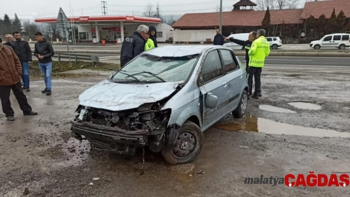 Otomobil kanala uçtu: 3 yaralı