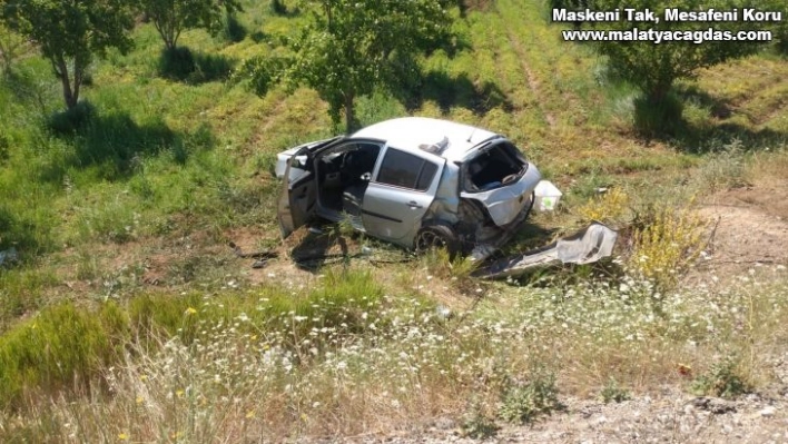 Otomobilin şarampole uçması sonucu 2 kişi yaralandı