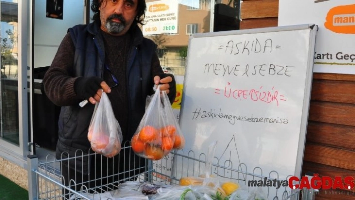 (Özel) Üniversitelilerin yüzü 'Askıda meyve, sebze' ile güldü