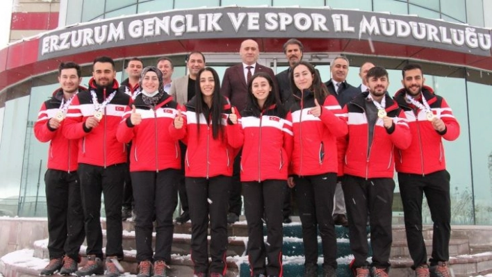 Öztürk'ten milli sporculara tebrik