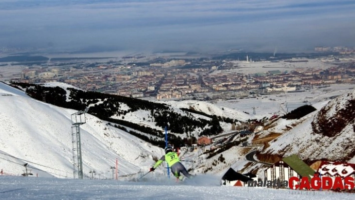 Palandöken'de FIS Cup heyecanı başladı