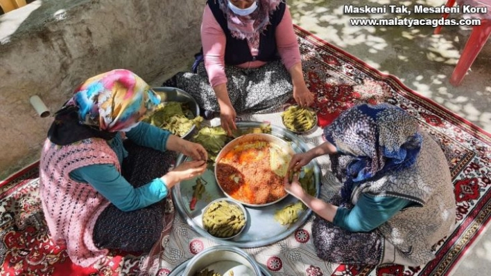 Pandemide toplu iftar yapamayan vatandaşlar 'ülüş' geleneğini canlandırdı