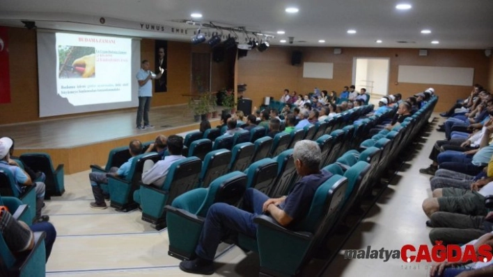 Park bahçe görevlilerine akademik çiçek budama eğitimi