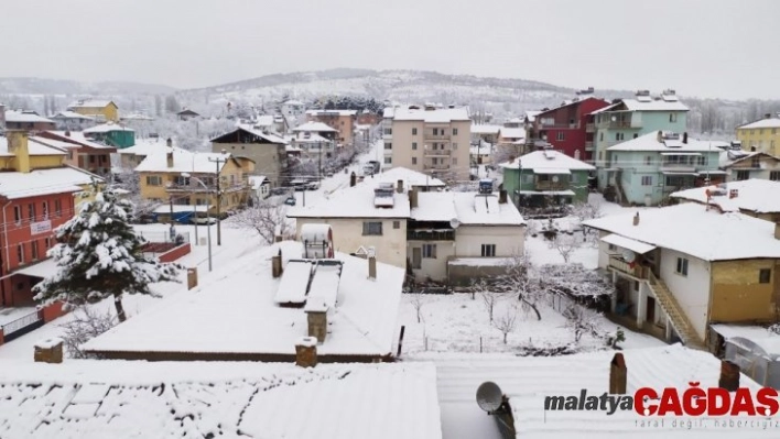 Pazarlar'da kar kalınlığı 10 santimetreye ulaştı