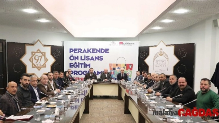 Perakende sektörüne üniversiteli çalışan