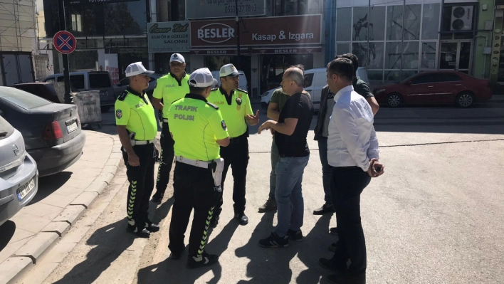 Polis ekipleri okulların açılmasıyla trafik denetimlerini arttırdı