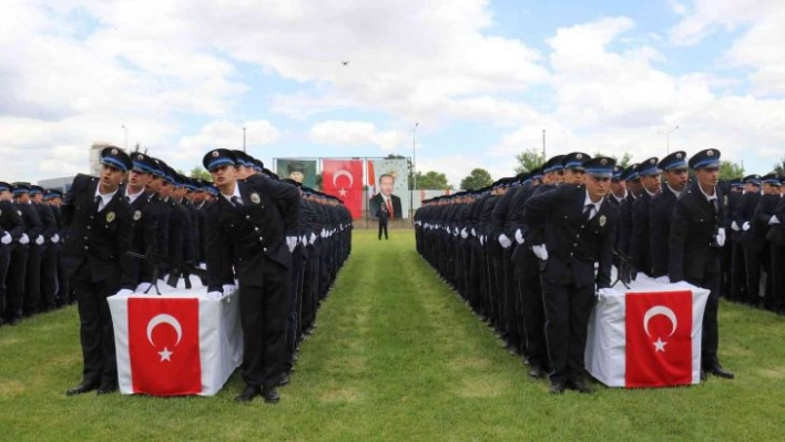 Polis Meslek Eğitim Merkezi'nde mezuniyet sevinci