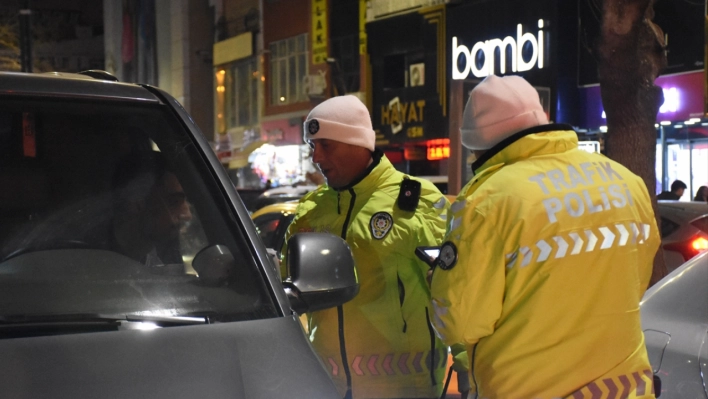 Polis yılbaşı gecesi yoğun denetim yaptı