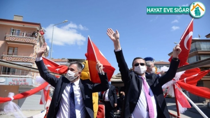 Pursaklar'ın balkonlarında bayram coşkusu