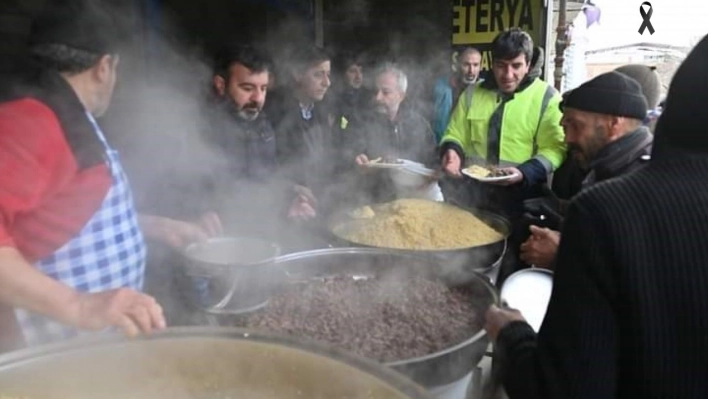 Pütürge Belediyesinden depremzedelere günlük sıcak yemek