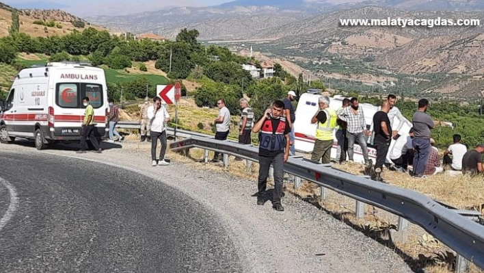 Pütürge'de kamyon şarampole yuvarlandı: 2 ölü, 1 yaralı