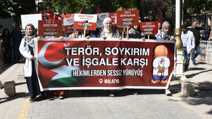 Sağlık çalışanları İsrail'in Filistin'e yönelik saldırılarını protesto etti