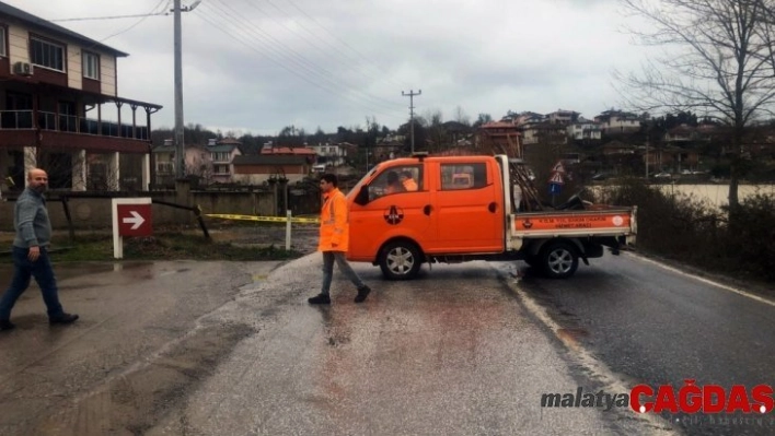 Sakarya'da su baskını nedeniyle bir mahalle sular altında kaldı