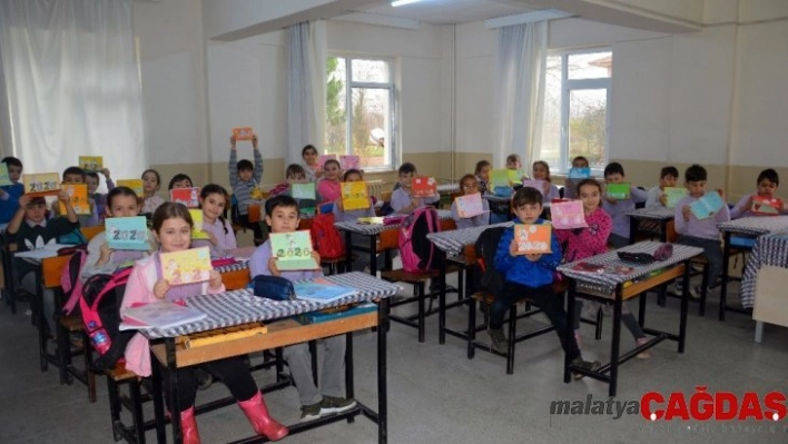 Sakaryalı minikler, Zonguldak'taki akranlarının yeni yıllarını kutladı