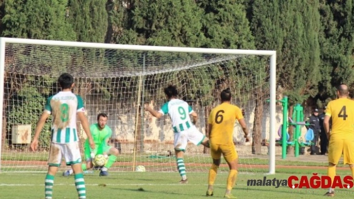 Salihli Belediyespor 3 puanı 3 golle aldı