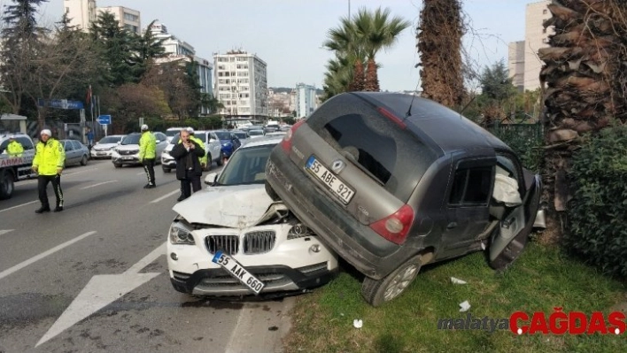 Samsun'da cip ile otomobil çarpıştı: 1 yaralı