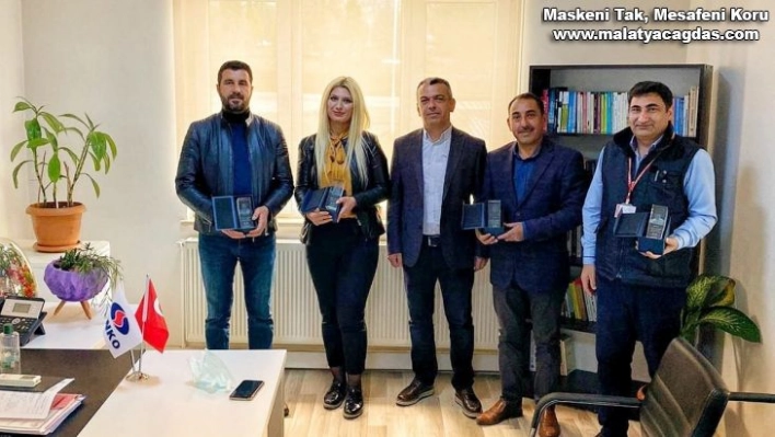 SANKO'dan sağlık çalışanlarına plaket