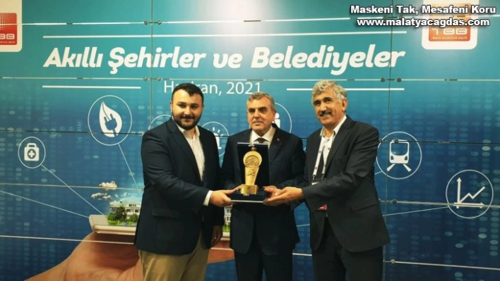 Şanlıurfa Büyükşehir belediyesi akıllı ulaşımda ödülünü aldı