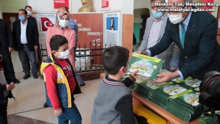 Şanlıurfa'da 15 bin öğrenciye çevreci çocuk eğitim seti dağıtıldı