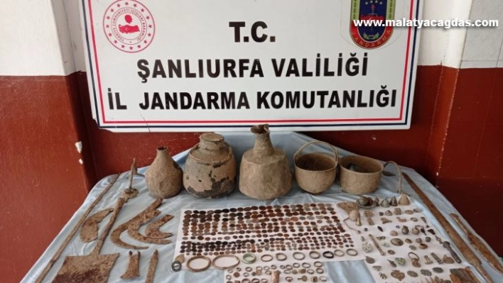 Şanlıurfa'da 528 parça tarihi eser ele geçirildi