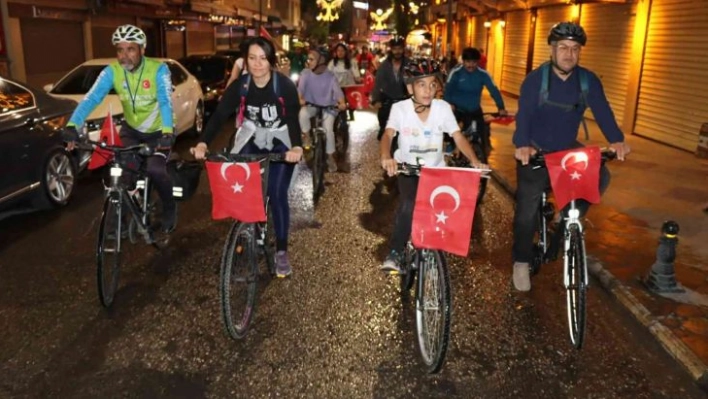 Şanlıurfa'da gençlik bayramı için pedal çevirdiler