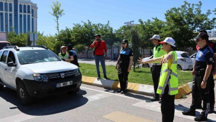 Şanlıurfa'da özel çocuklar trafik polisi oldu