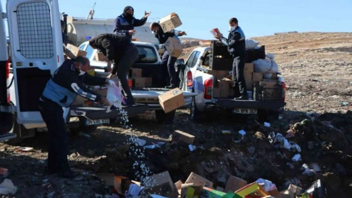 Şanlıurfa'da satışa hazır 6 ton küflenmiş hurmaya el konuldu