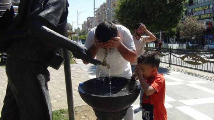 Şanlıurfa'da sıcak hava bunalttı