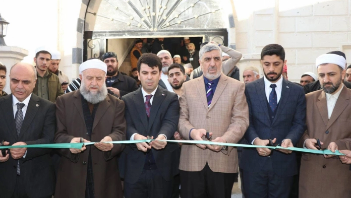 Şanlıurfa'da yıkılan camii 5 yıl sonra ibadete açıldı