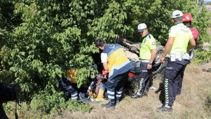 Şarampole uçan otomobil takla attı: 1 yaralı