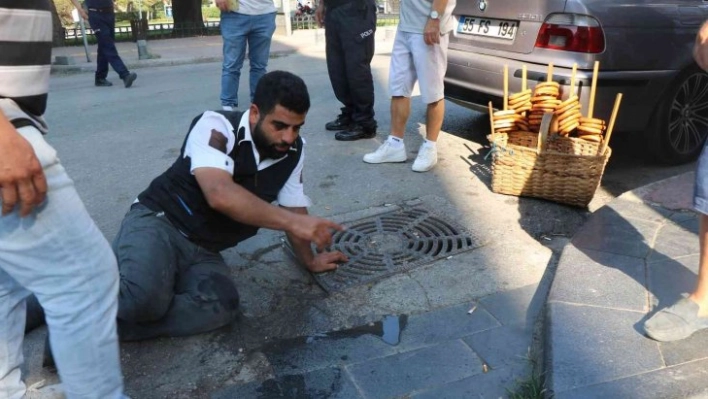 Sarası tutan simitçi yolda baygınlık geçirdi