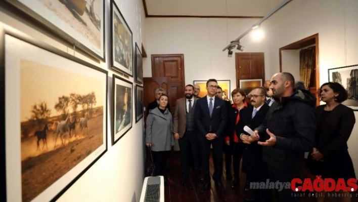 Seçkin fotoğrafçıların eserleri GAÜN'de sergilendi