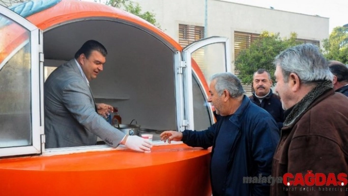 Seferihisar'da vatandaşa her sabah sıcak tarhana