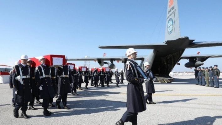 Şehitler törenin ardından memleketlerine uğurlandı