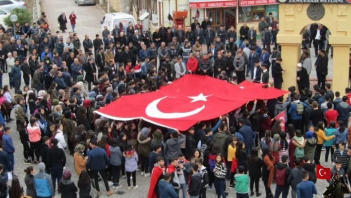 Şehitlere saygı, hain saldırıya tepki yürüyüşü yapıldı