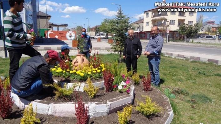 Selim Belediyesi ilçeyi çiçeklendiriyor