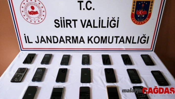 Siirt'te 16 adet kaçak cep telefonu ele geçirildi