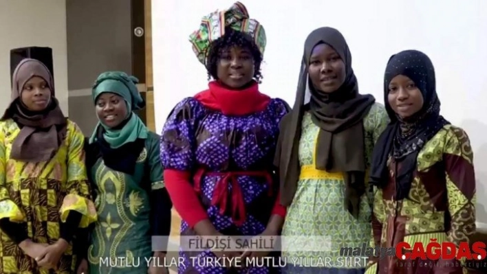 Siirt'te Türkçe öğrenen yabancı öğrencilerden yeni yıl mesajı