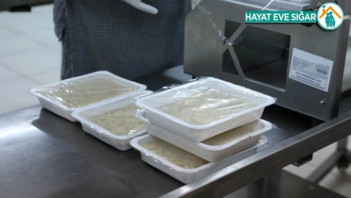 Sincan'da 110 haneye sıcak yemek yardımı