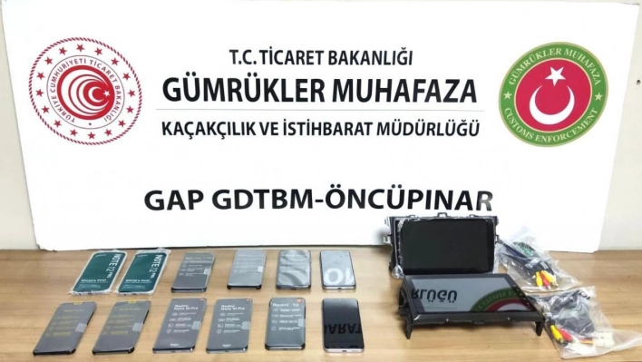 Sınır Kapısında kaçak cep telefonu yakalandı