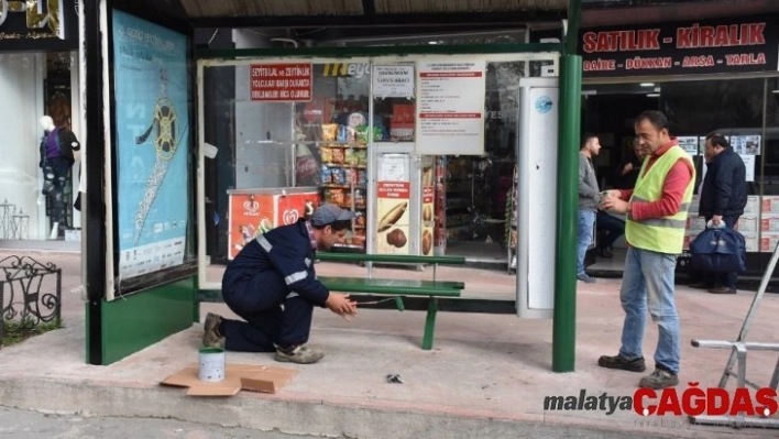 Sinop'ta dolmuş durakları onarılıyor