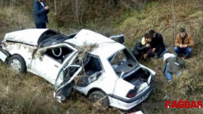 Sinop'ta otomobil şarampole uçtu: 5 yaralı